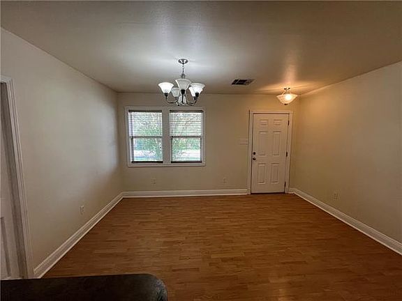 3rd image of 1008 Community St