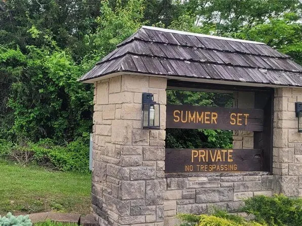 Na Valley Dr, De Soto, MO 63020