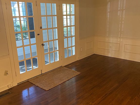 3rd image of 1688 Carruthers Pl #1