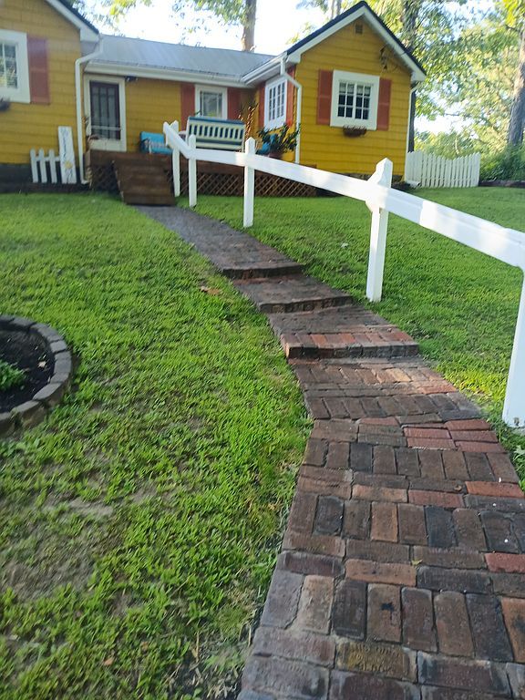 3122 Carroll Dr SE - Property Image
