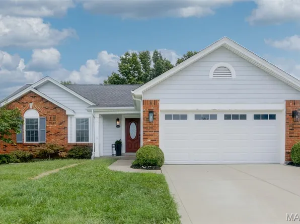1094 Harness Dr, Saint Charles, MO 63304