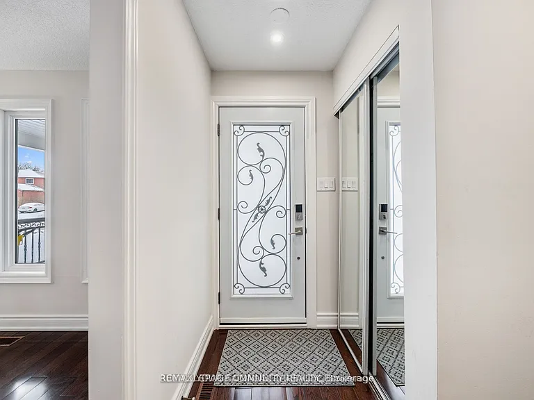 1552 Dellbrook Ave — Photo 2