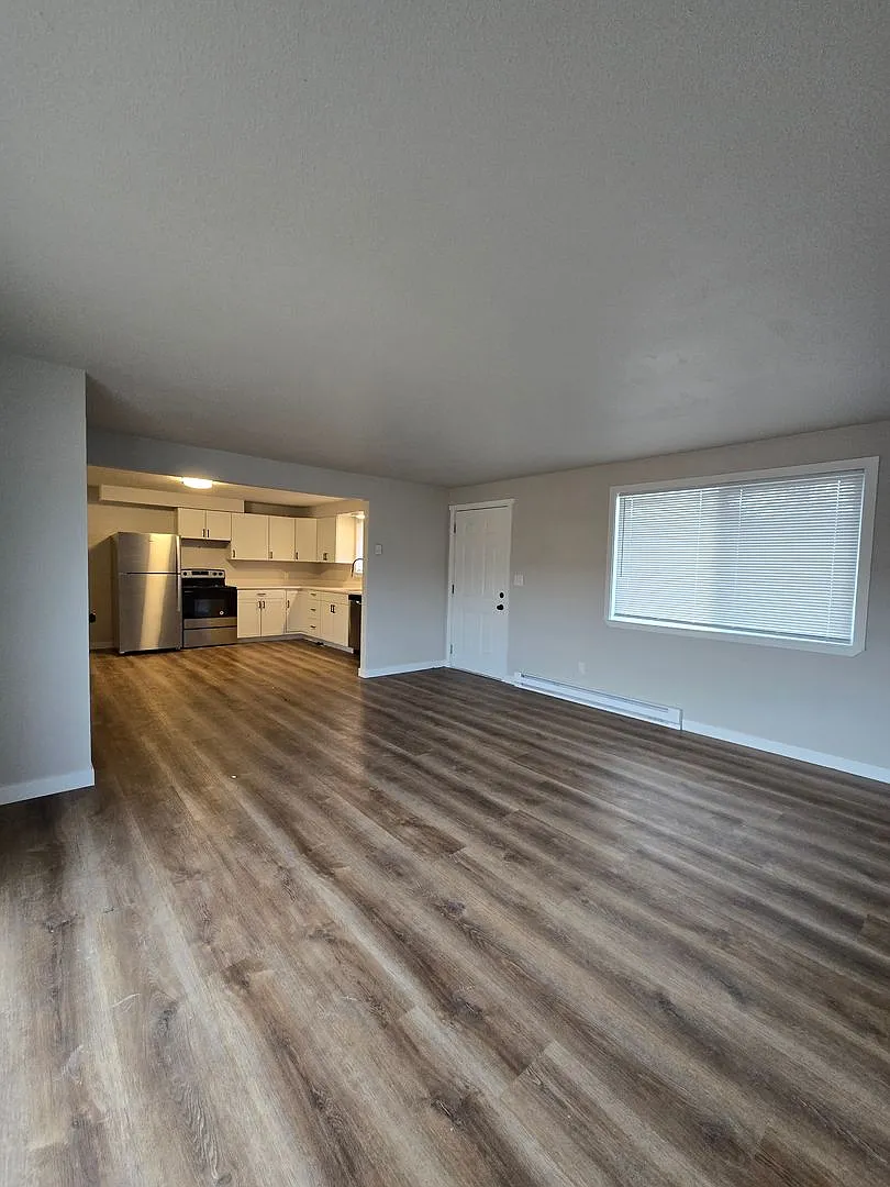 Oak Street Fourplex — Photo 4