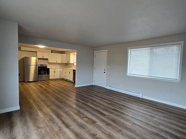 Oak Street Fourplex — Photo 3