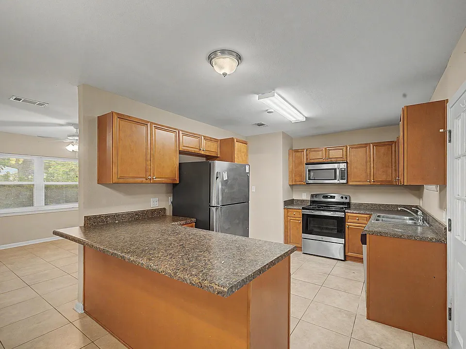 560 N 72nd Ave