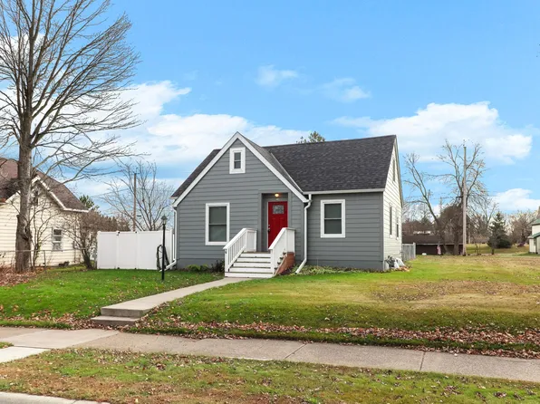 405 1st St, Sandstone, MN 55072