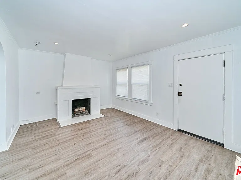 1329 S Tremaine Ave — Photo 7