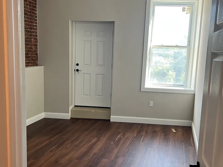 298 Main St #5 — Photo 11