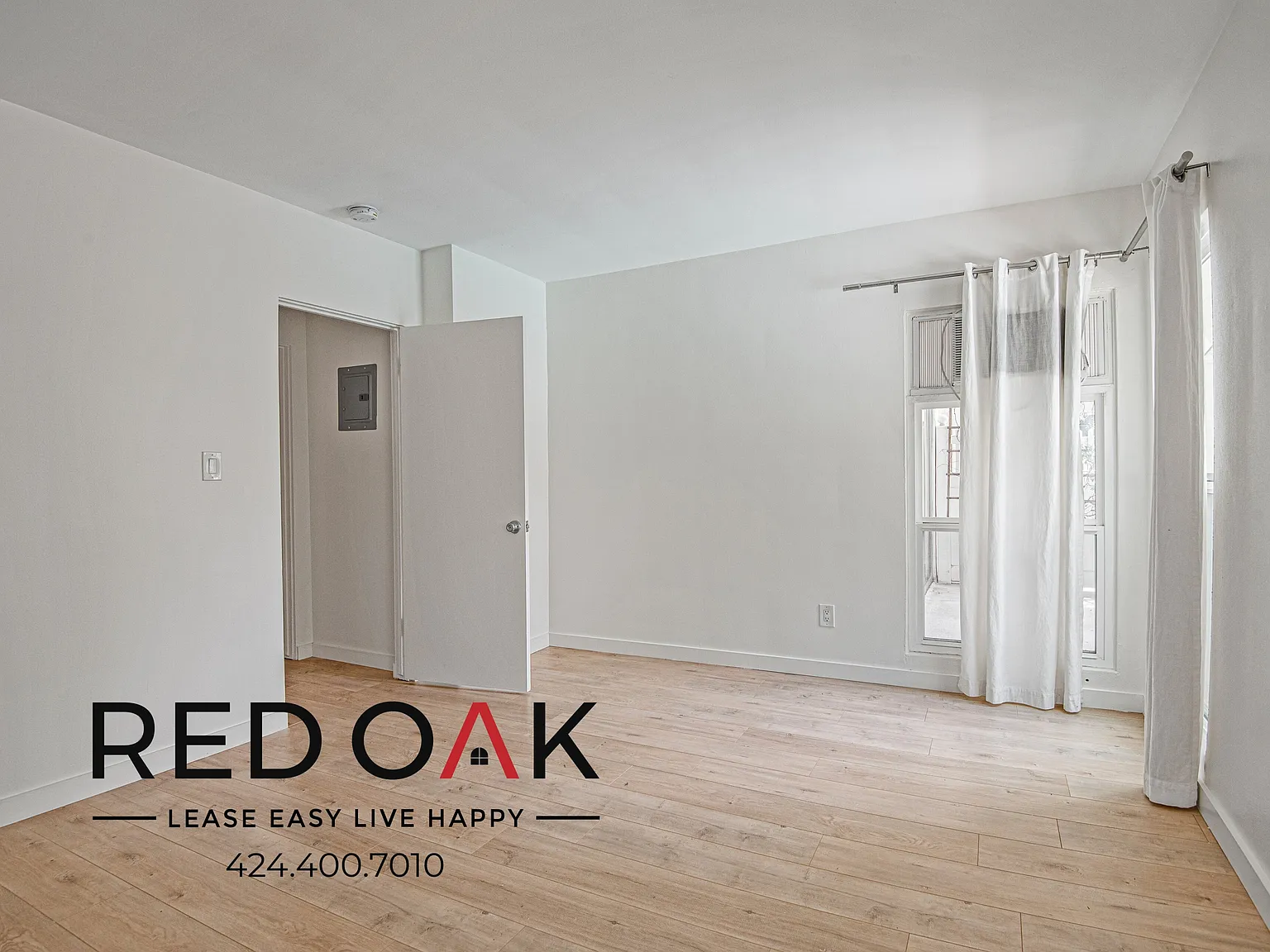 ~5 Weeks FREE~ Polished One Bedroom with Private Balcony and Available Parking ~ In Beautiful Wes... — Photo 1