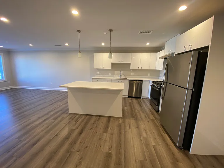 71 Legacy Blvd — Photo 21