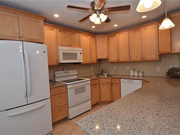 4th image of 1622 Clower Creek Dr #221-3