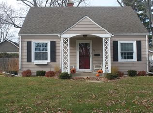 34 Maple St, Crystal Lake, IL 60014