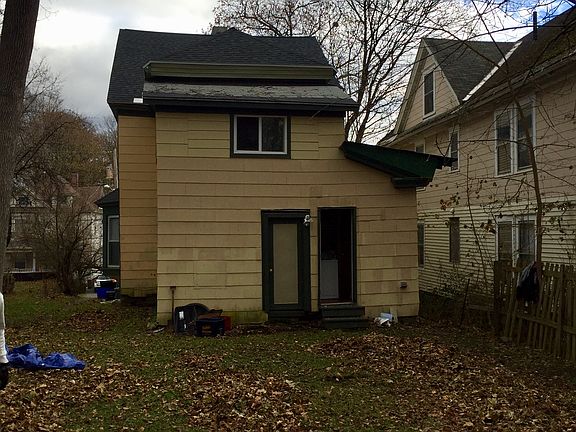 2nd image of 420 Greenwood Pl