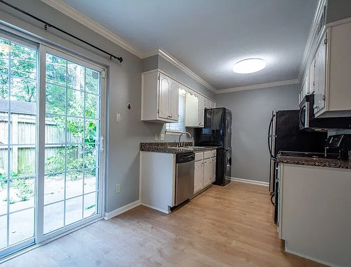 8120 W Markham St #5 — Photo 13