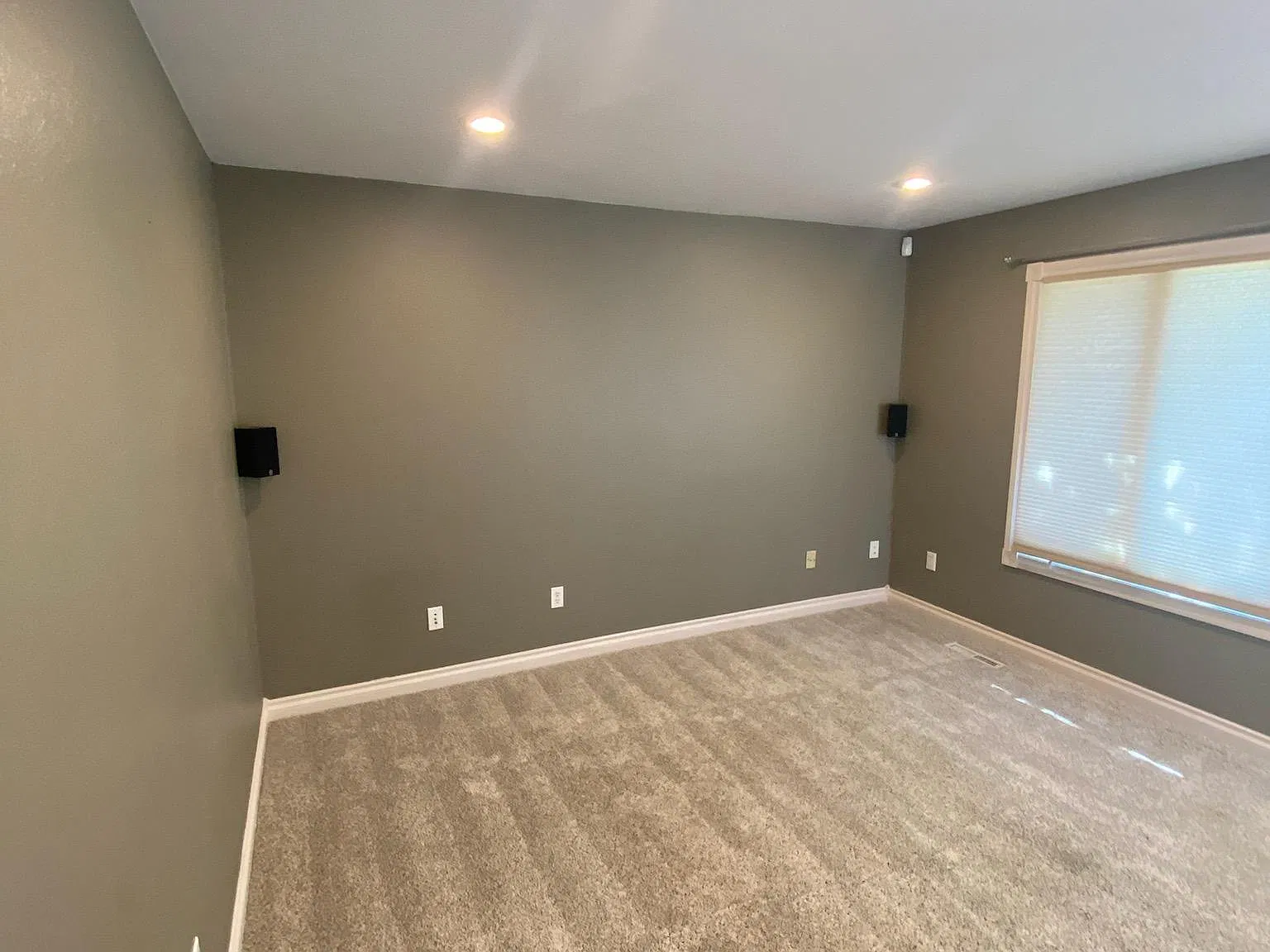 5 bed, 2100 sqft, $2,300 — Photo 3