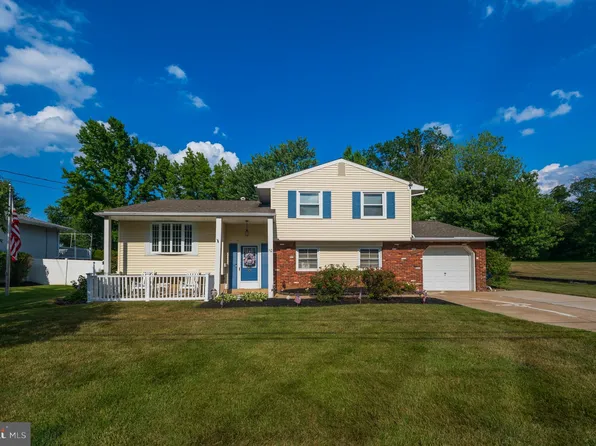 10 Ohio State Dr, Delran, NJ 08075