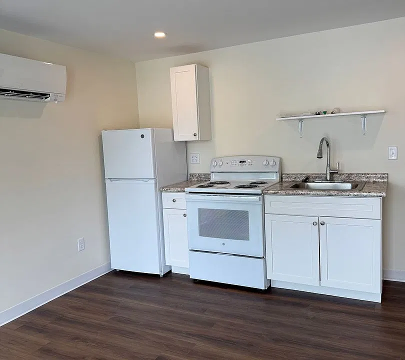 162 Narragansett St