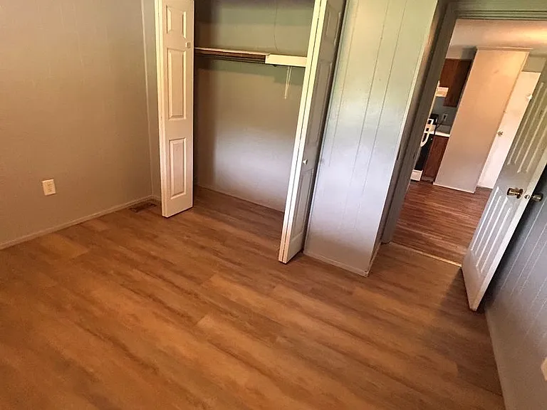 171 E 3rd St #4 — Photo 1