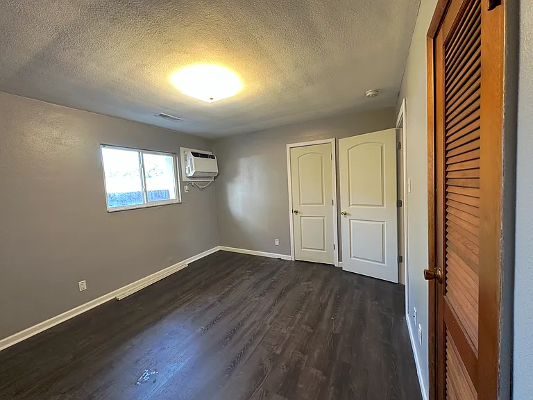 2700 Iowa St #3 — Photo 7