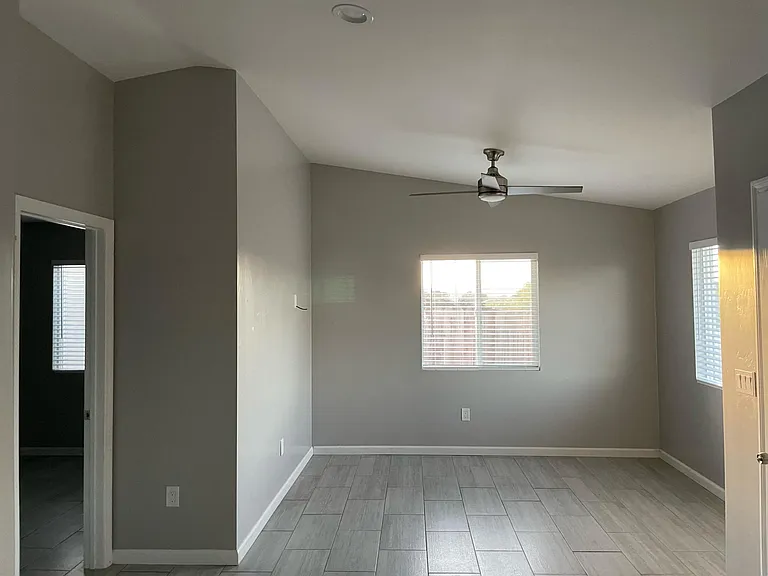 284 Crescent Ave — Photo 4