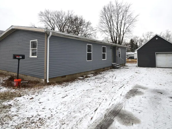 137 Walnut St, Butler, IN 46721