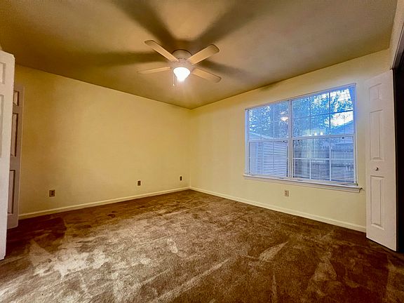 5th image of 4527 Wesley Dr
