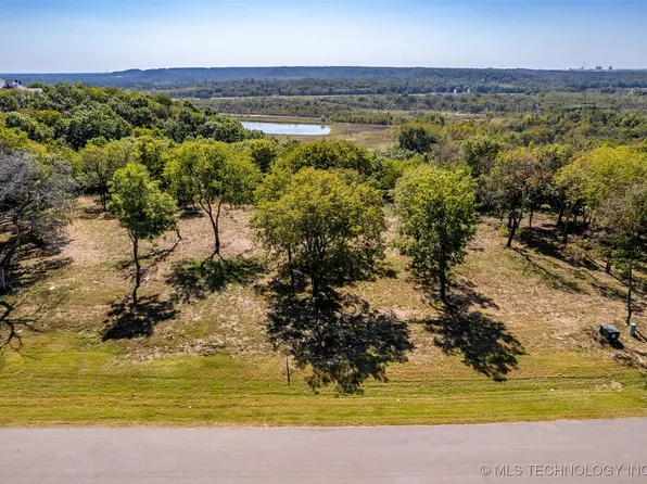 5883 N Eagle Rd, Owasso, OK 74055