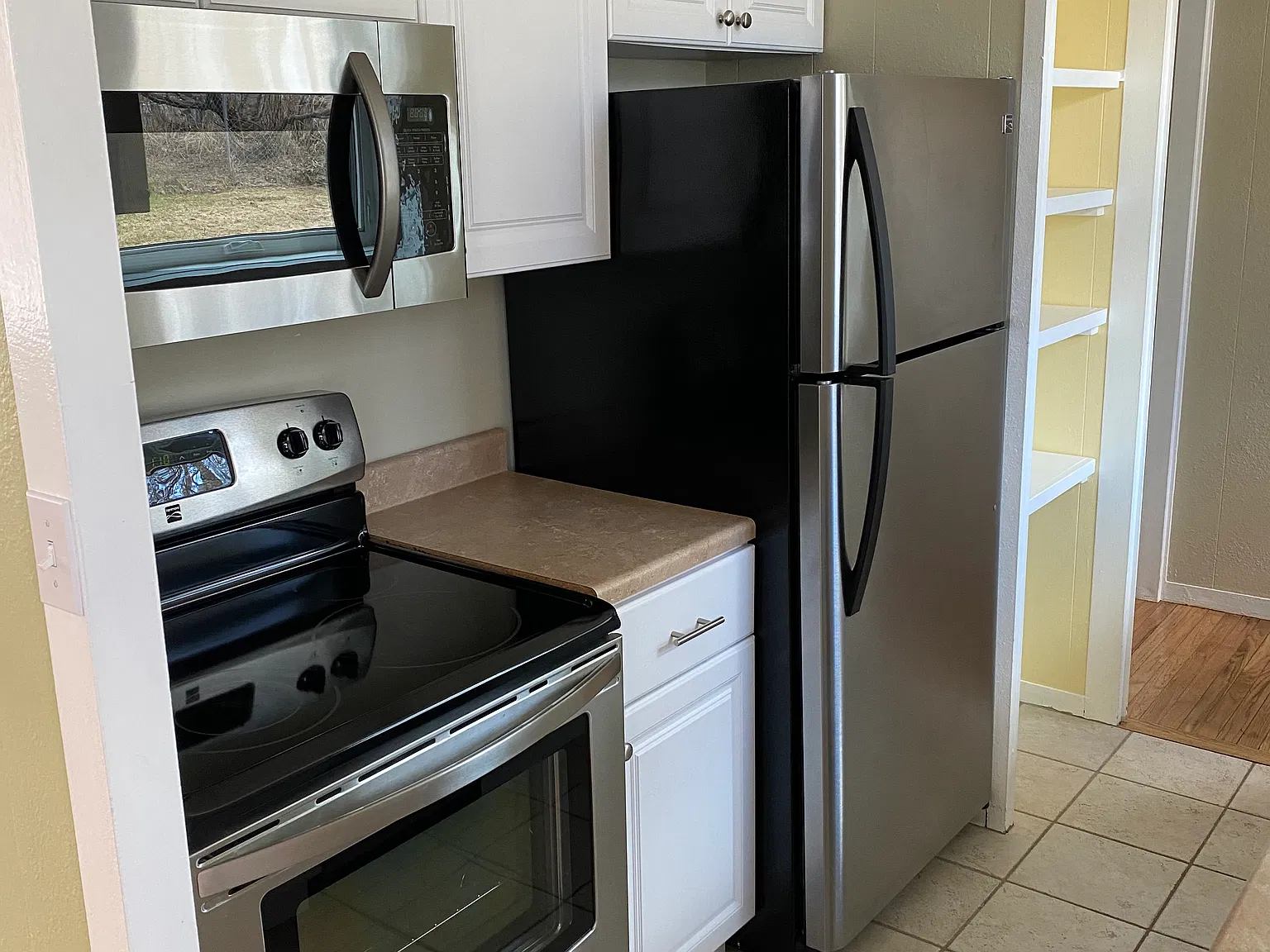 2 bed, 836 sqft, $1,950 — Photo 4