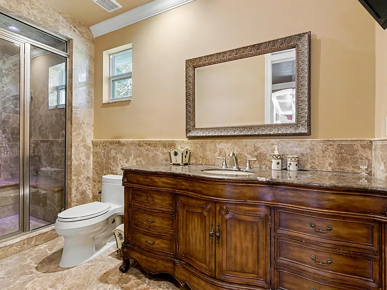 860 E Park Dr — Photo 37