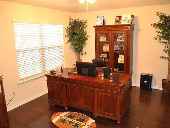 3rd image of 5505 Balmorhea Dr