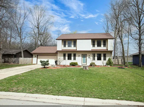 720 Indianwood Ct, Neenah, WI 54956