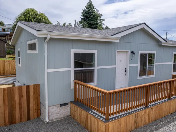 121 Bender St, Myrtle Point, OR 97458