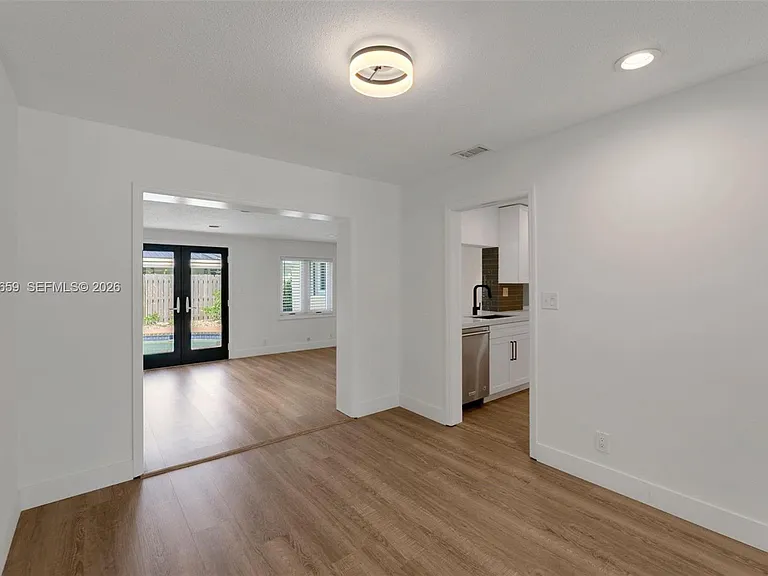 6341 NE 22nd Ave — Photo 5