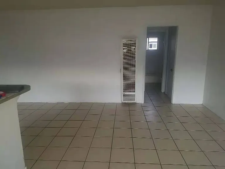 305 W Guinida Ln — Photo 3