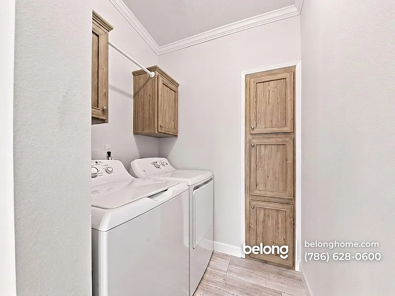 5211 SW 34th St — Photo 6