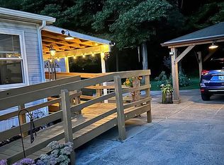 1395 Cliff Barnes Dr, Kalamazoo, MI 49009