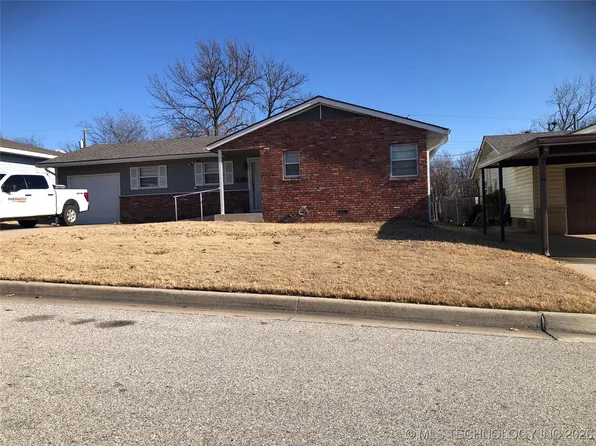 4923 S 24th West Pl, Tulsa, OK 74107