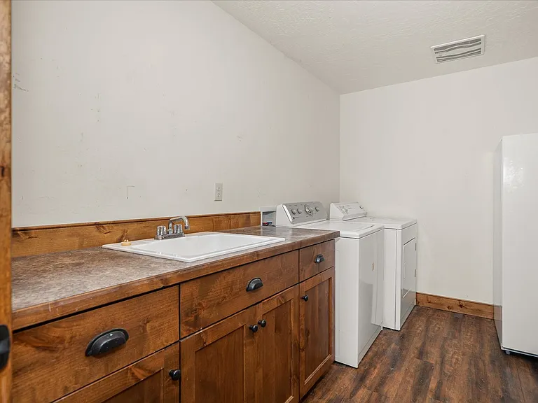 316 W Austin Rd — Photo 33