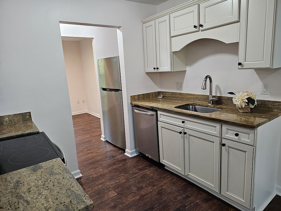 2nd image of 6827 Milltown Ct