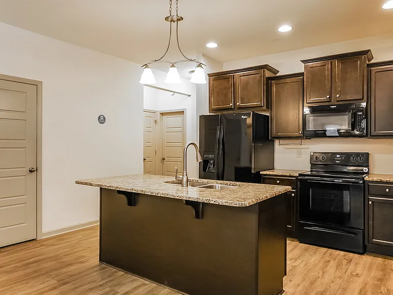 59 Golden Gate Pkwy — Photo 9
