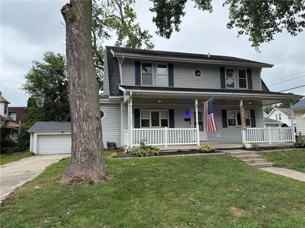 115 S 26th St, Mattoon, IL 61938