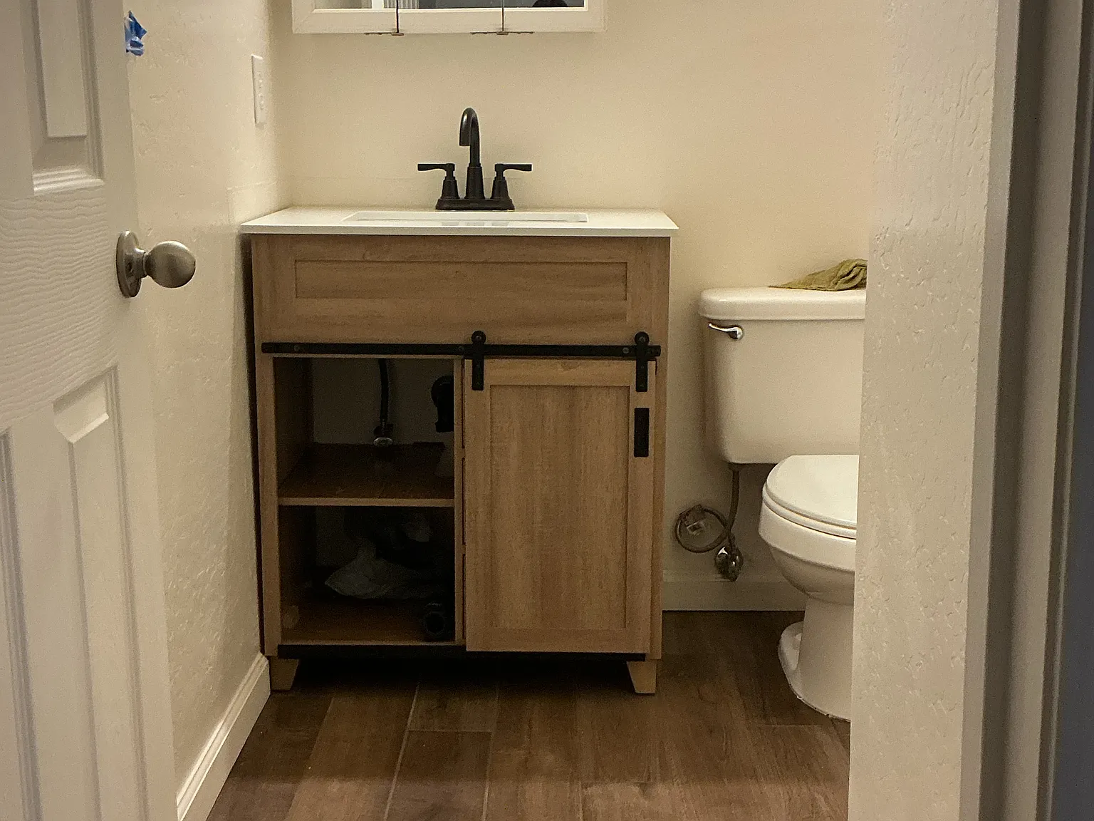 3 bed, 1100 sqft, $1,200 — Photo 2