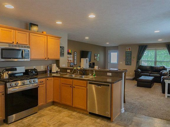 2nd image of 3675 Andover Ln