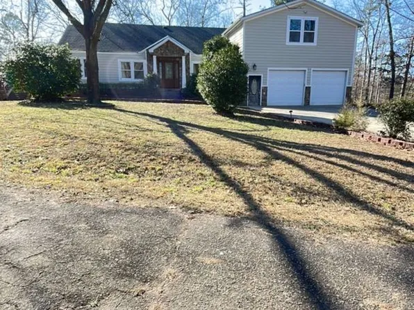 31 W Golden Strip Dr, Mauldin, SC 29662