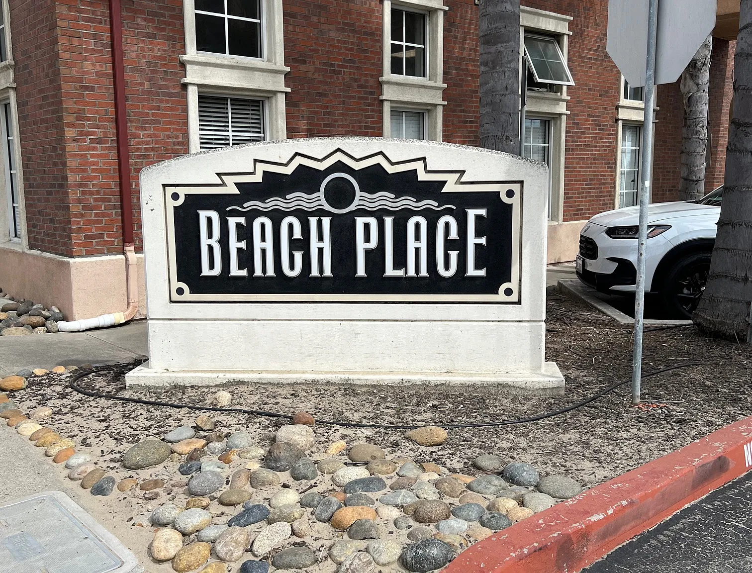 2 bed, 1.5 bath, 1100 sqft, $2,500 — Photo 1