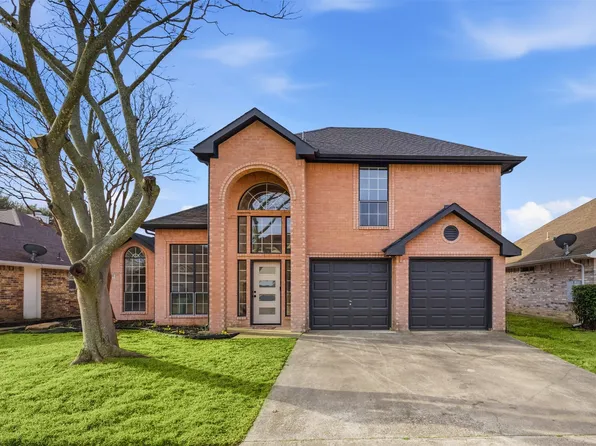 208 W Glen Meadow Dr, Glenn Heights, TX 75154