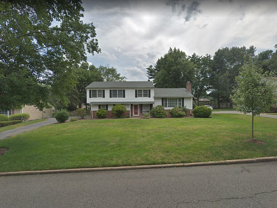 1st image of 85 Maria Dr