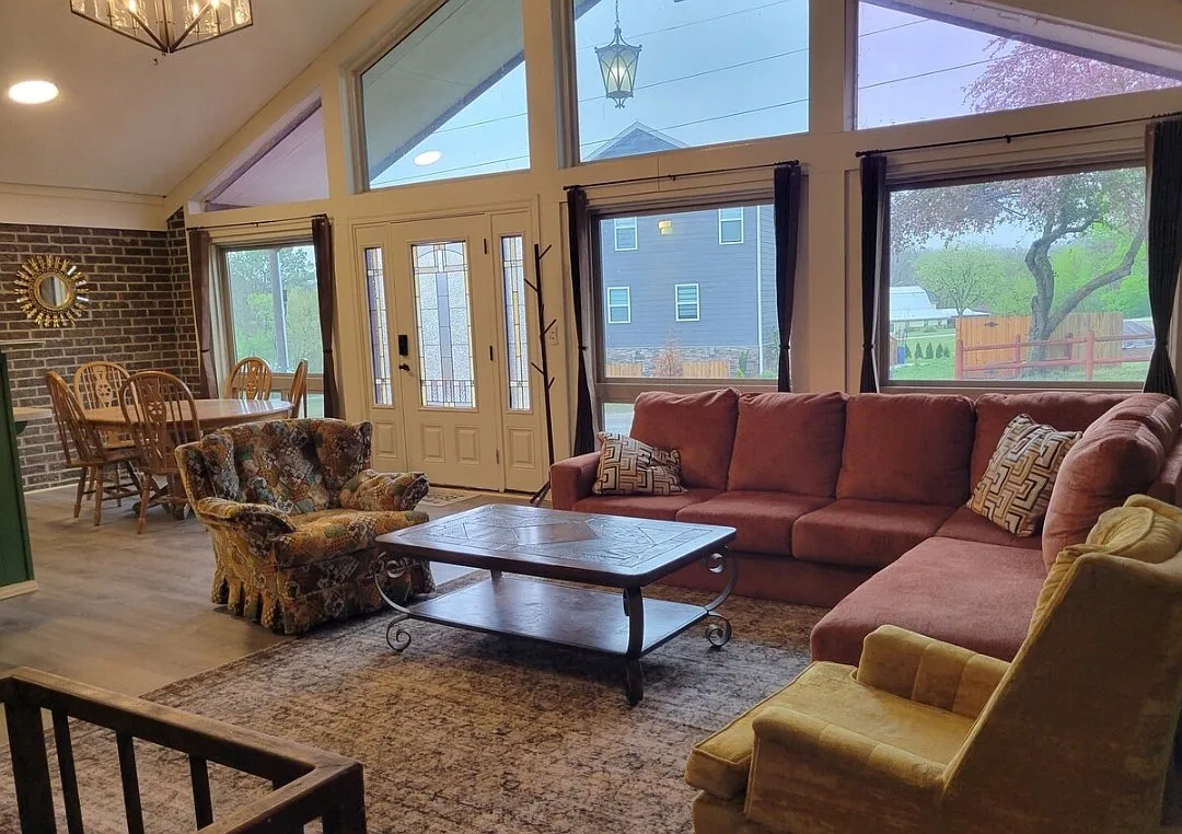 3 bed, 2409 sqft, $2,800 — Photo 1