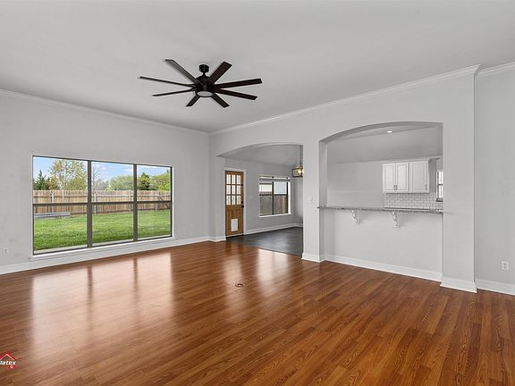 2nd image of 2309 Tallgrass Cir