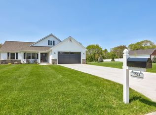 1523 Wedgewood Pl, Essexville, MI
